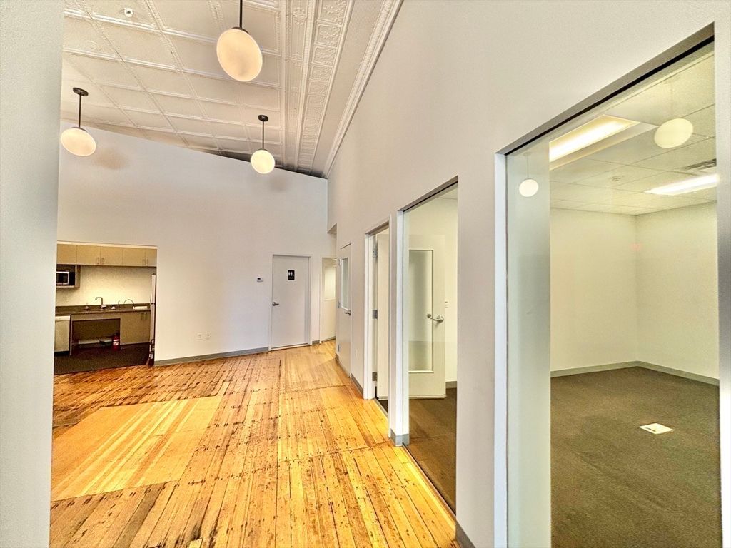 Interior, Pendant Lights, Wood Texture Flooring