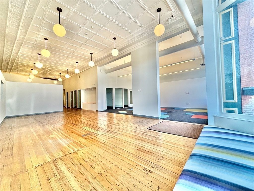 Interior, Pendant Lights, Wood Texture Flooring