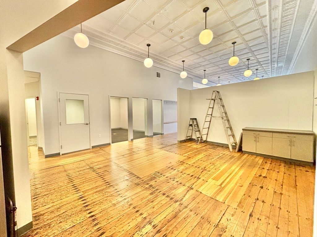 Empty room, Interior, Pendant Lights, Wood Texture Flooring