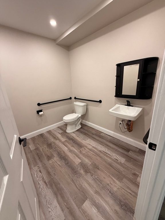 Bathroom, Interior, Recessed Lighting, Wood Texture Flooring