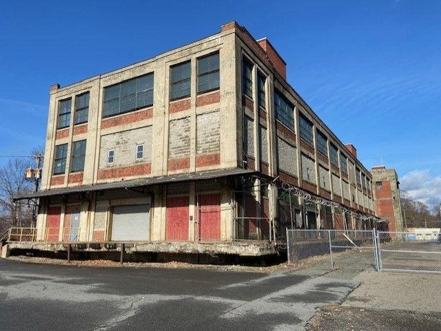 Exterior, Facade, Rowhouse