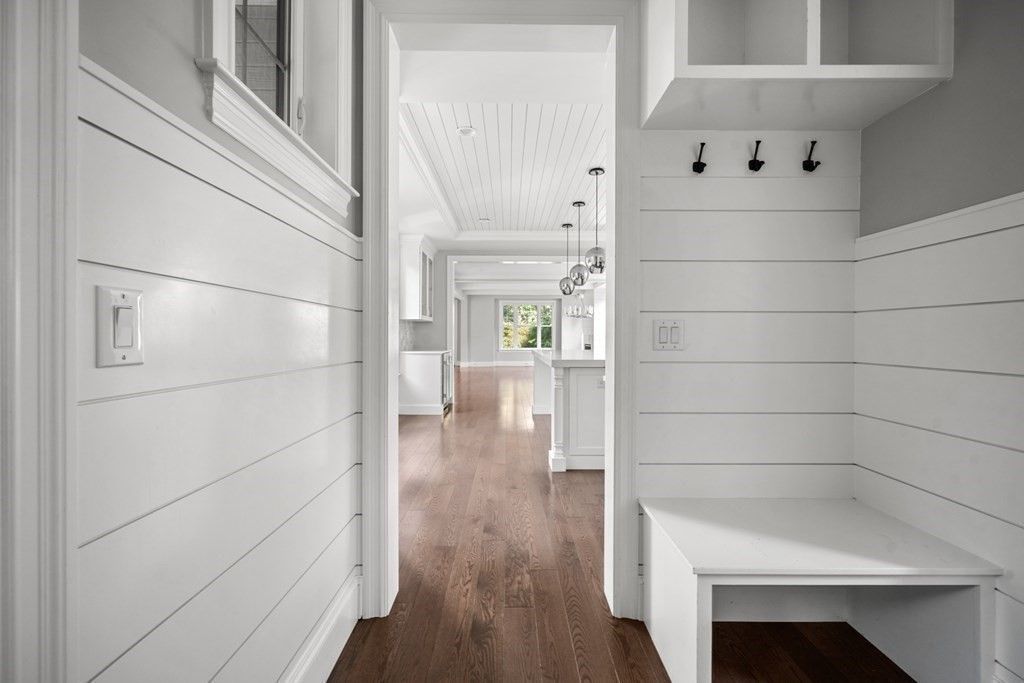 Interior, Pendant Lights, Wood Texture Flooring