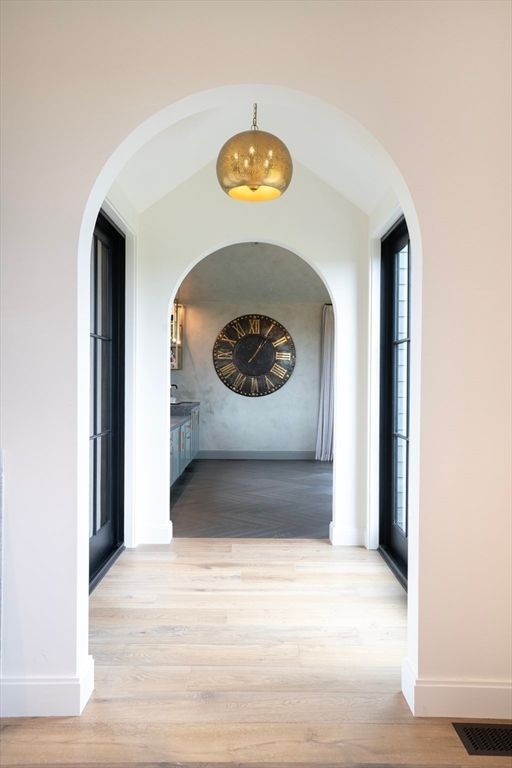 Interior, Pendant Lights, Wood Texture Flooring