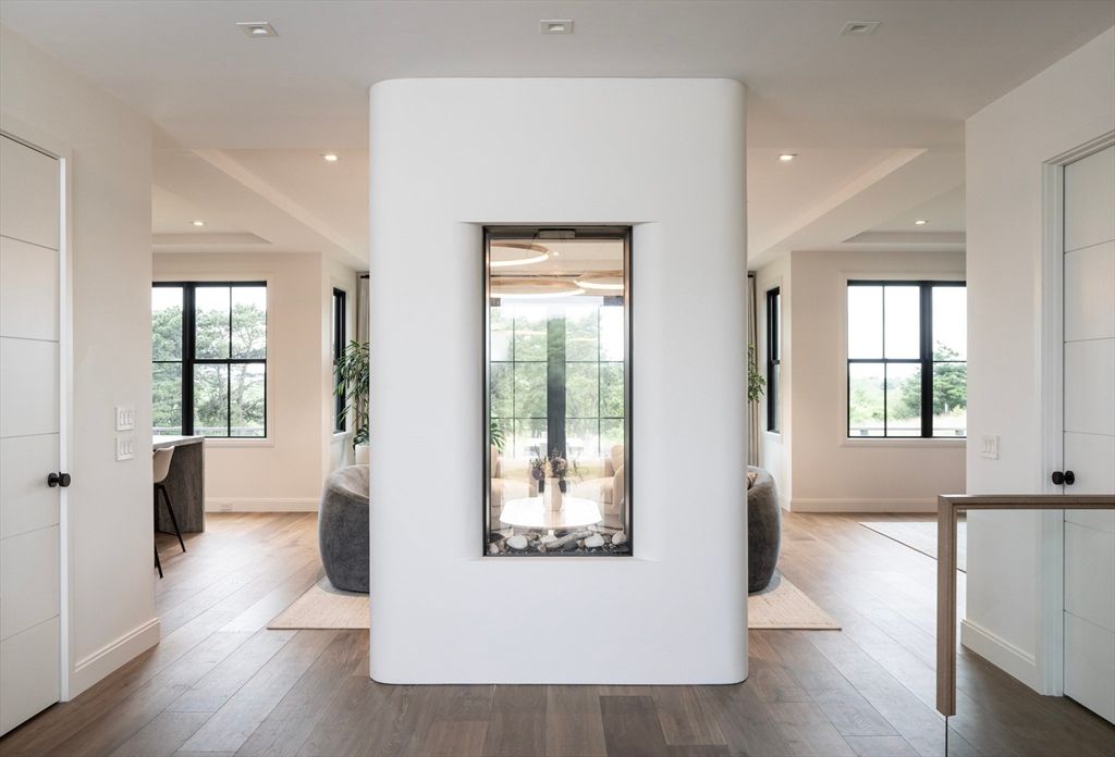 Interior, Recessed Lighting, Wood Texture Flooring
