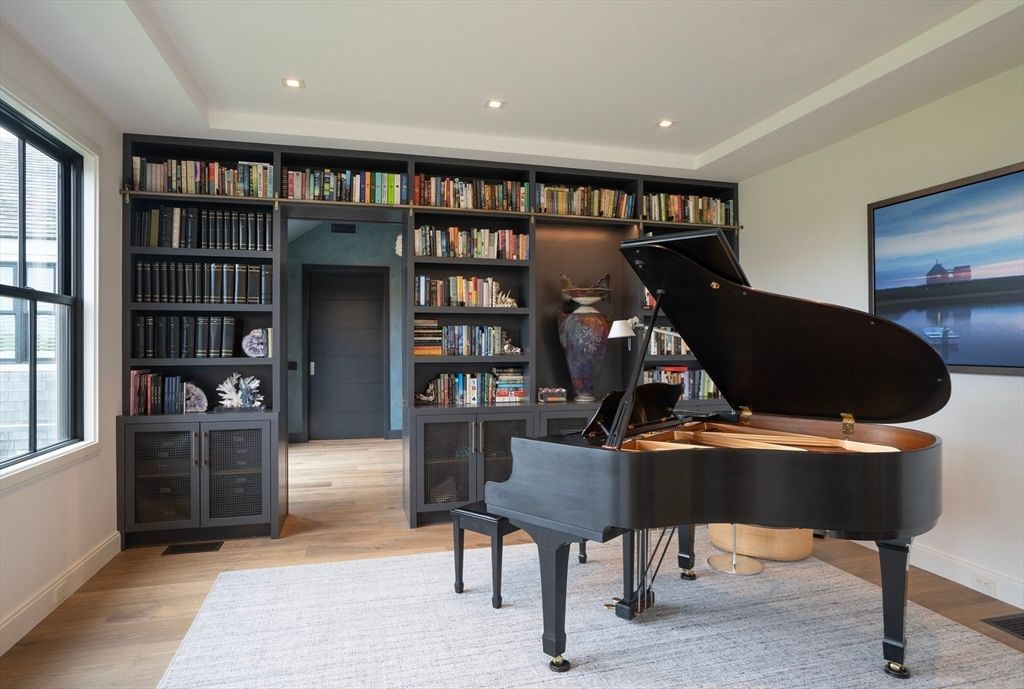 Interior, Piano, Recessed Lighting, Wood Texture Flooring