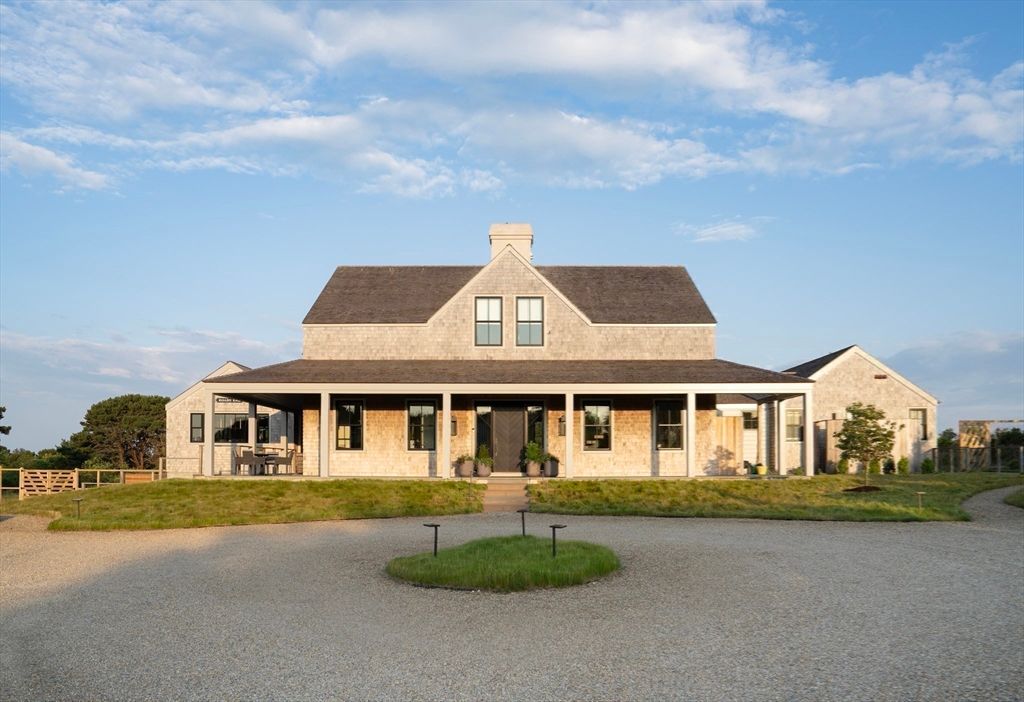 Exterior, Facade, Cape Cod