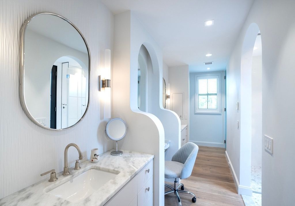 Bathroom, Interior, Recessed Lighting, Wood Texture Flooring