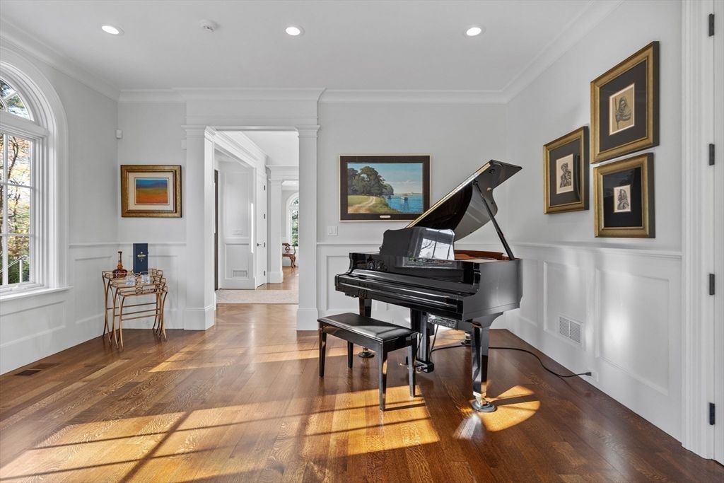 Interior, Piano, Recessed Lighting, Wood Texture Flooring