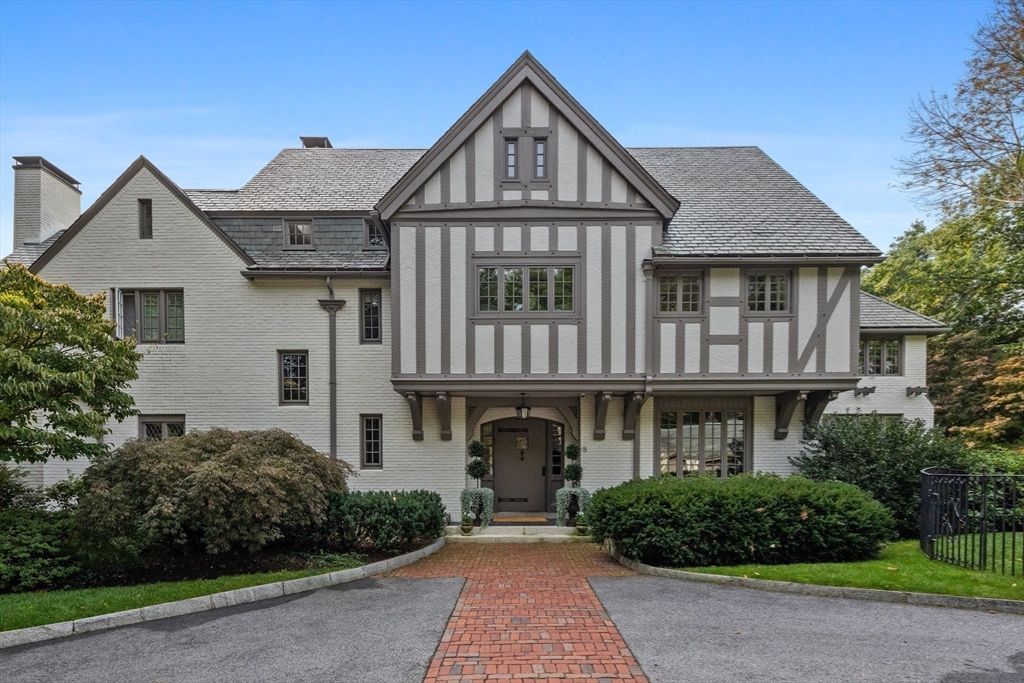 Exterior, Facade, Tudor Revival