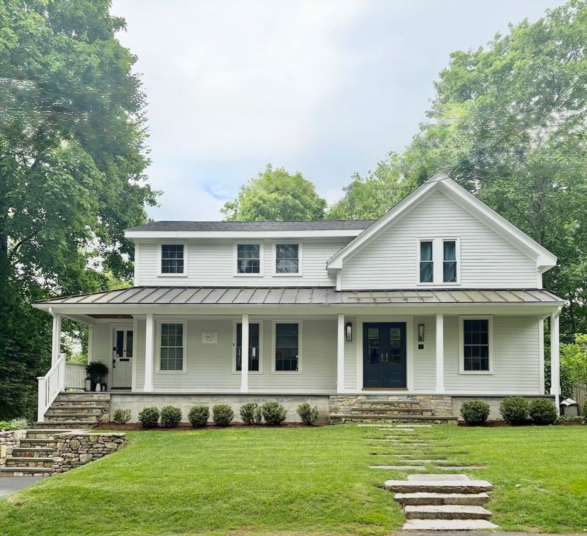 Exterior, Facade, Farmhouse
