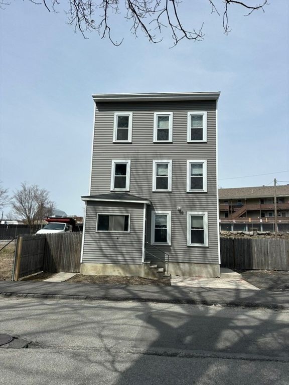 Exterior, Facade, Georgian