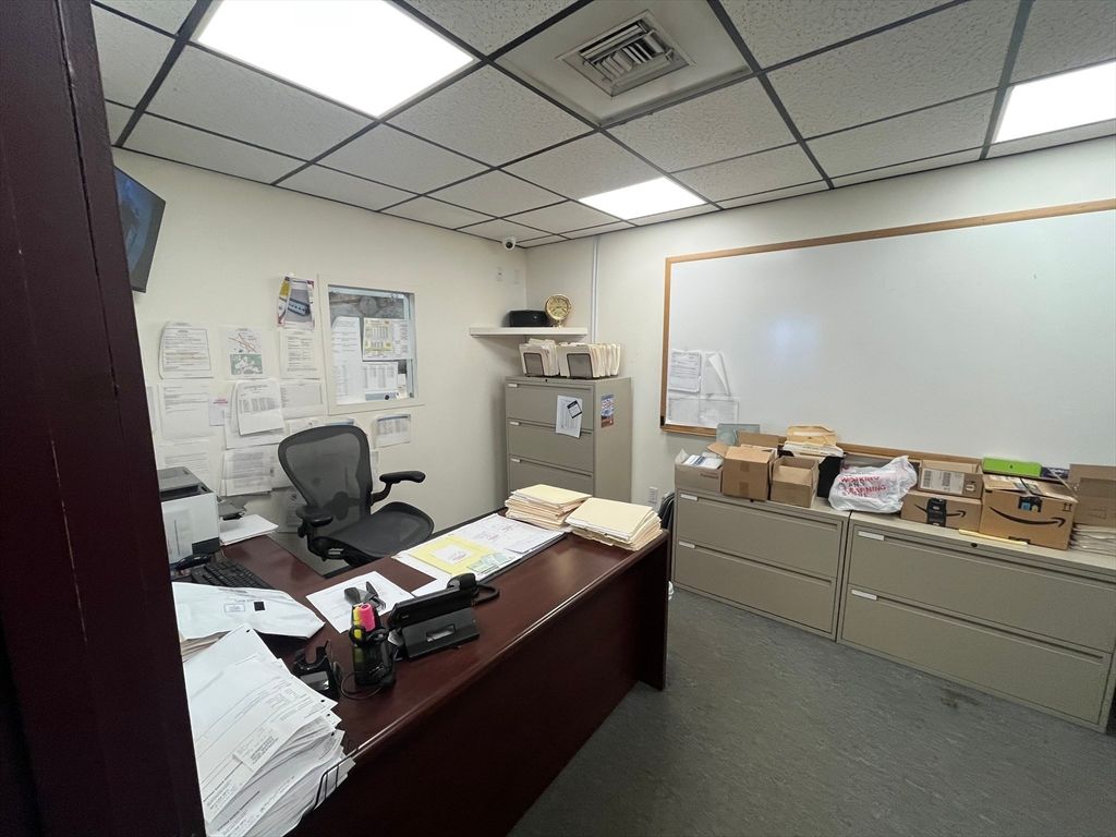 Home Office, Interior