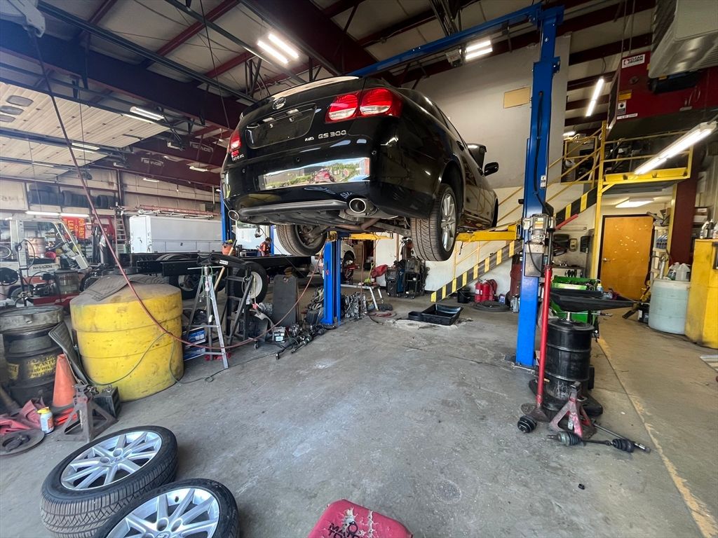 Garage, Interior
