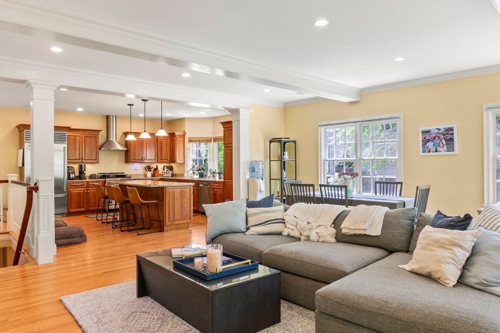 Dining room, Interior, Kitchen, Living room, Pendant Lights, Recessed Lighting, Wood Texture Flooring