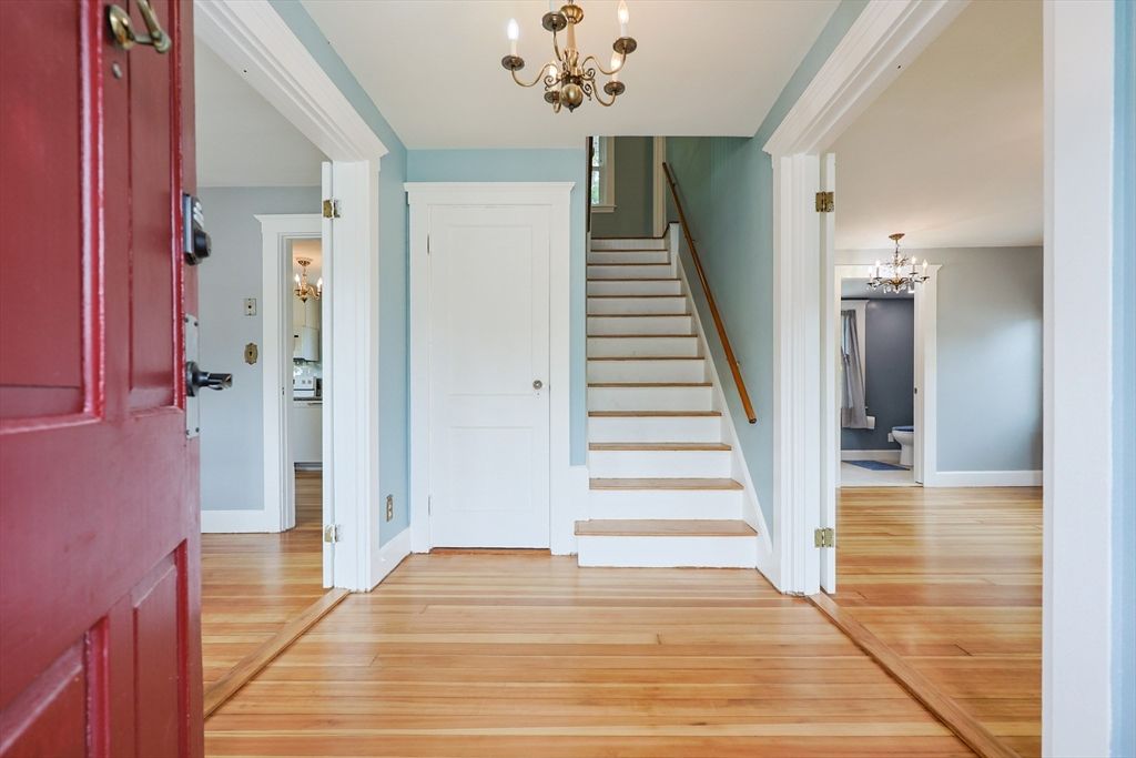 Chandelier, Interior, Wood Texture Flooring