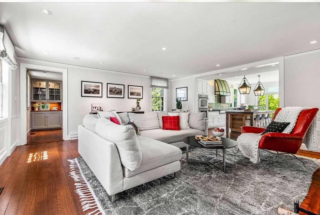 Interior, Kitchen, Living room, Pendant Lights, Recessed Lighting, Wood Texture Flooring