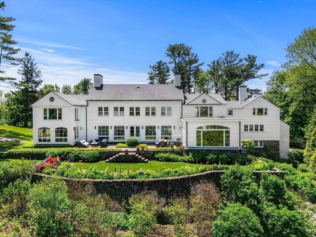 Backyard, Exterior, Facade, Farmhouse