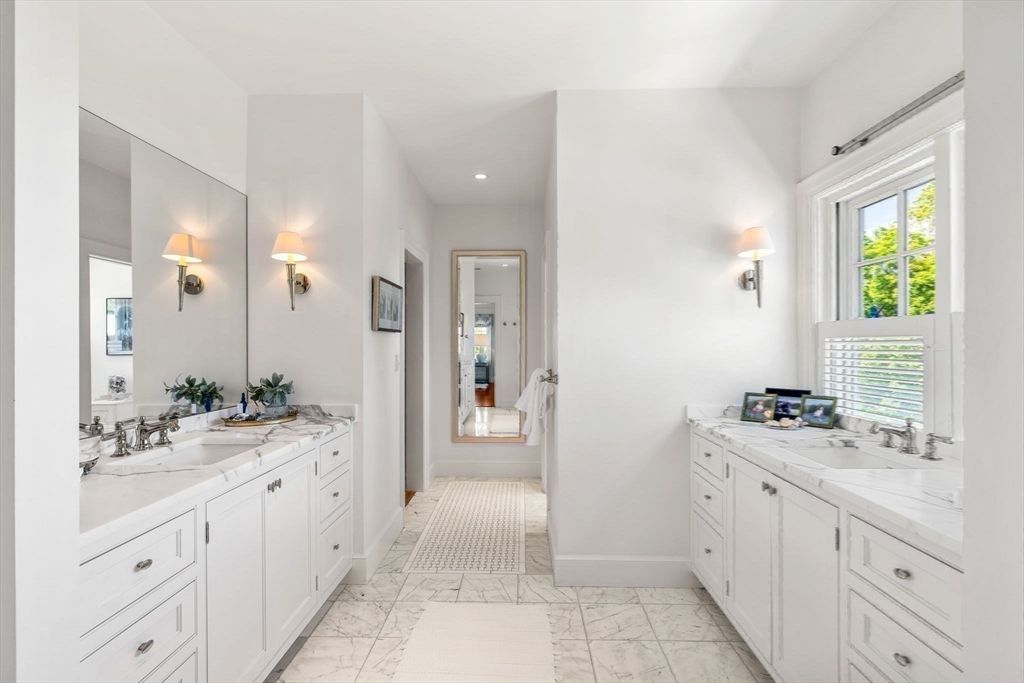 Bathroom, Dual Sink Vanities, Interior, Marble, Recessed Lighting