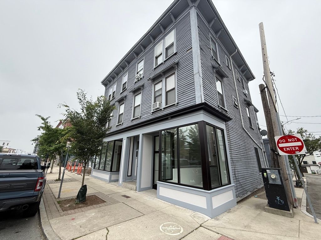 Exterior, Facade, None