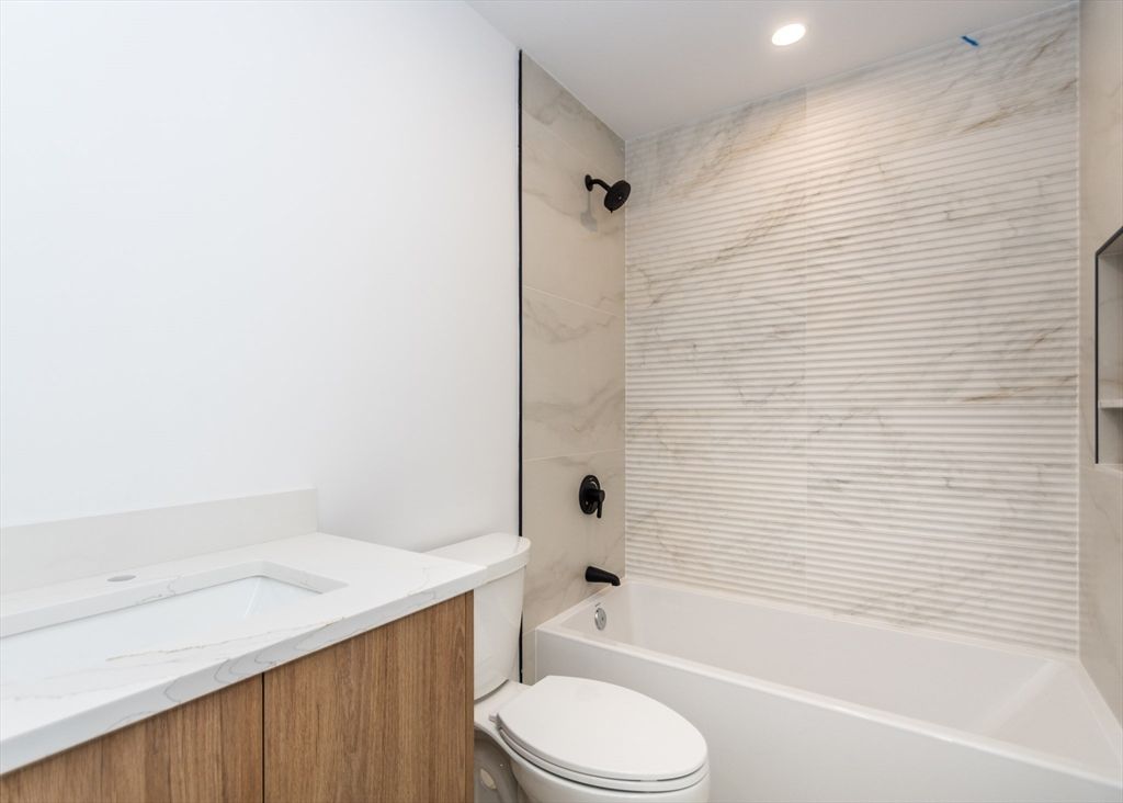 Bathroom, Interior, Marble Walls, Recessed Lighting