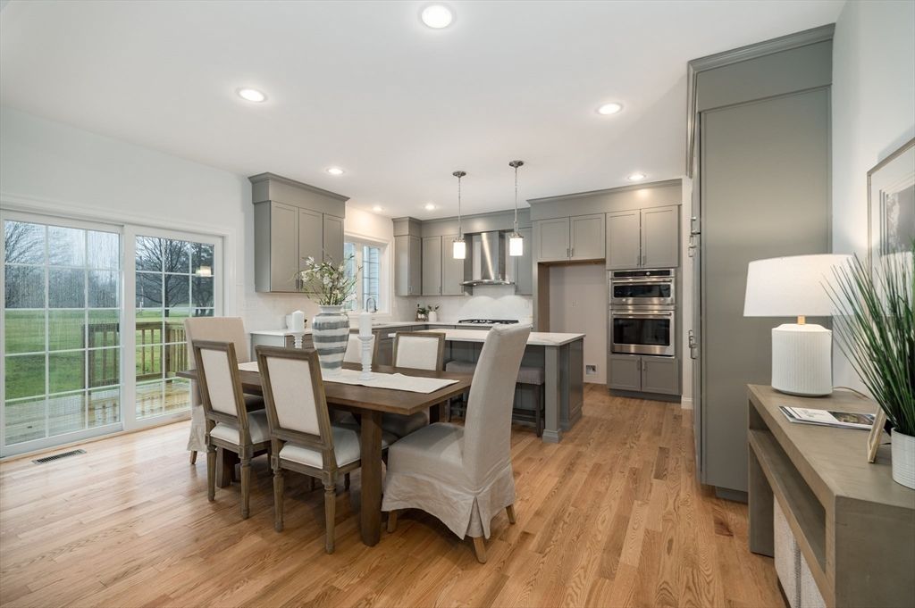 Dining room, Interior, Kitchen, Pendant Lights, Recessed Lighting, Stainless Steel Appliances, Wood Texture Flooring