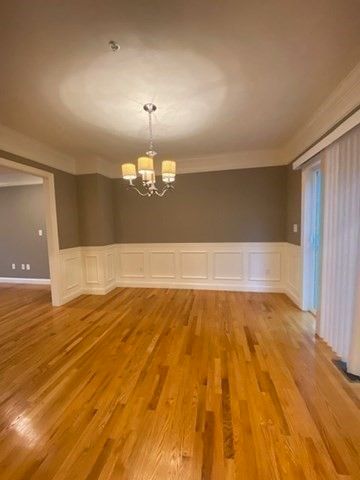 Chandelier, Empty room, Interior, Wood Texture Flooring