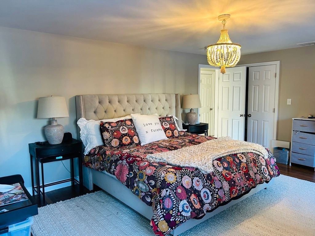Bedroom, Interior, Pendant Lights