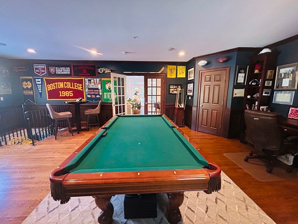 Billiard Table, Game Room, Interior, Recessed Lighting, Wood Texture Flooring