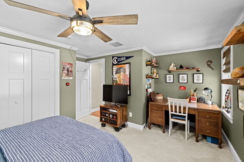 Home Office, Interior