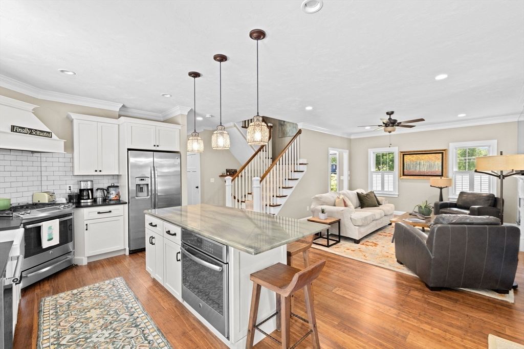 Interior, Kitchen, Living room, Pendant Lights, Recessed Lighting, Stainless Steel Appliances, Wood Texture Flooring