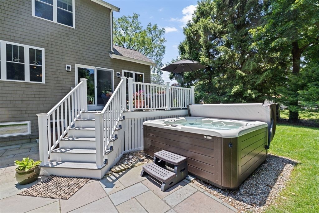 Exterior, Hot Tub