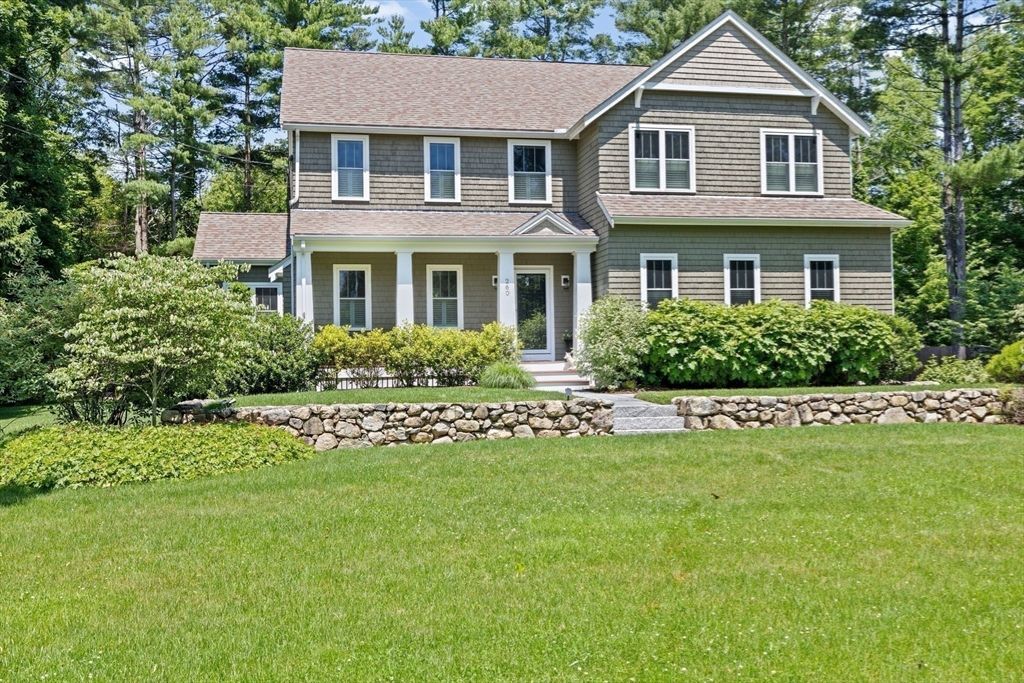 Exterior, Facade, Farmhouse