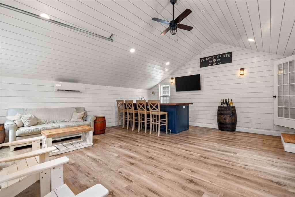 Dining room, Interior, Living room, Recessed Lighting, Wood Texture Flooring