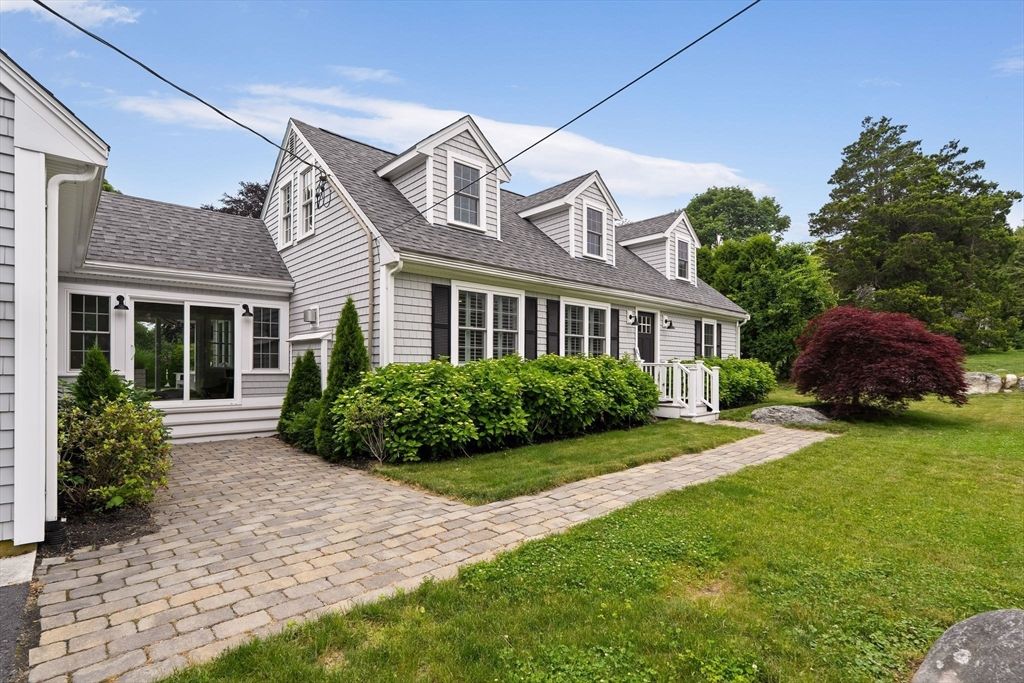Exterior, Facade, Cape Cod
