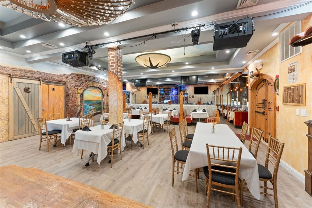 Dining room, Interior, Recessed Lighting, Wood Texture Flooring