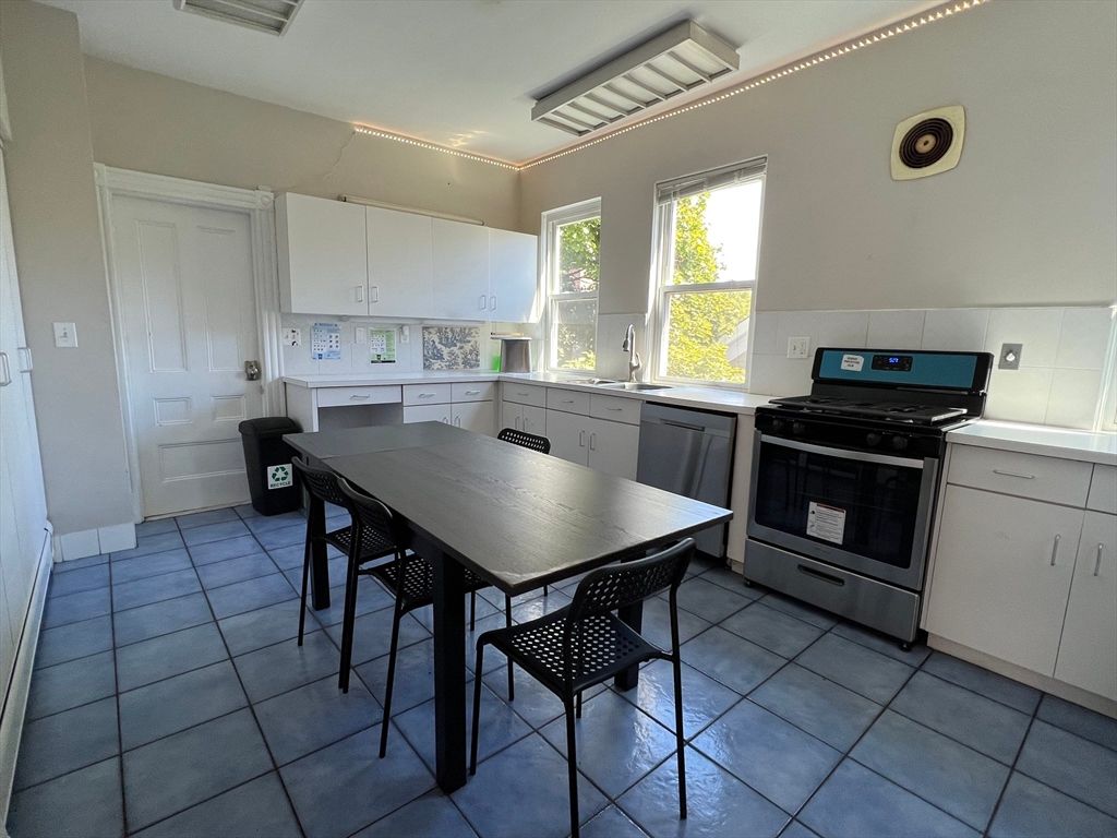 Dining room, Interior, Kitchen, Stainless Steel Appliances