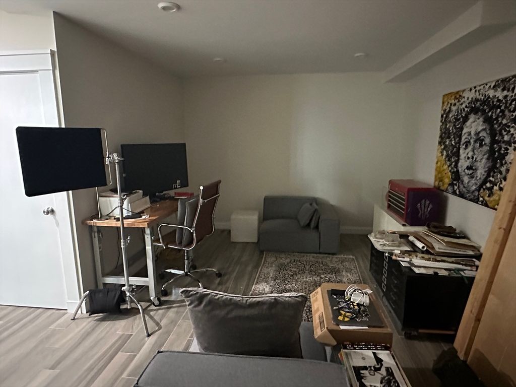 Home Office, Interior, Recessed Lighting, Wood Texture Flooring