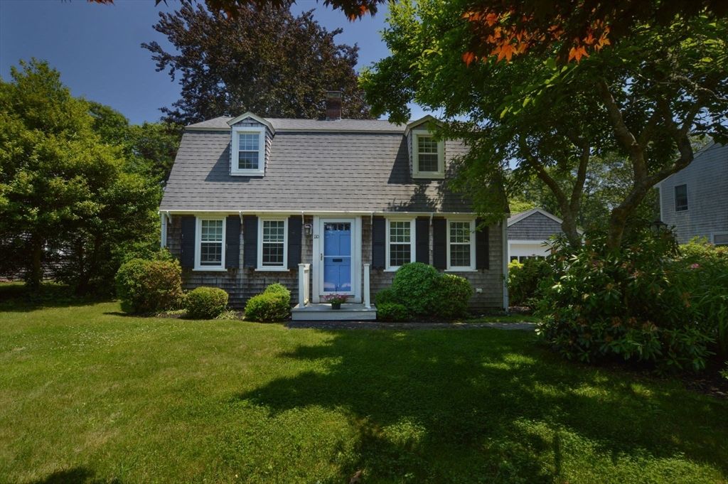 Exterior, Facade, Cape Cod