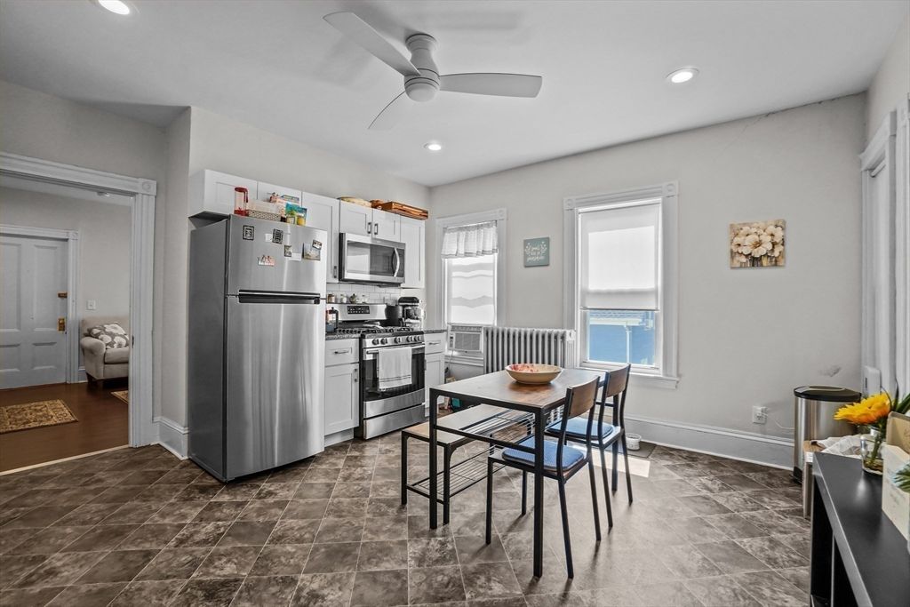 Dining room, Interior, Kitchen, Recessed Lighting, Stainless Steel Appliances