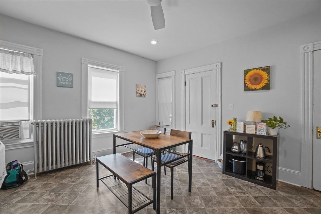 Dining room, Interior, Recessed Lighting