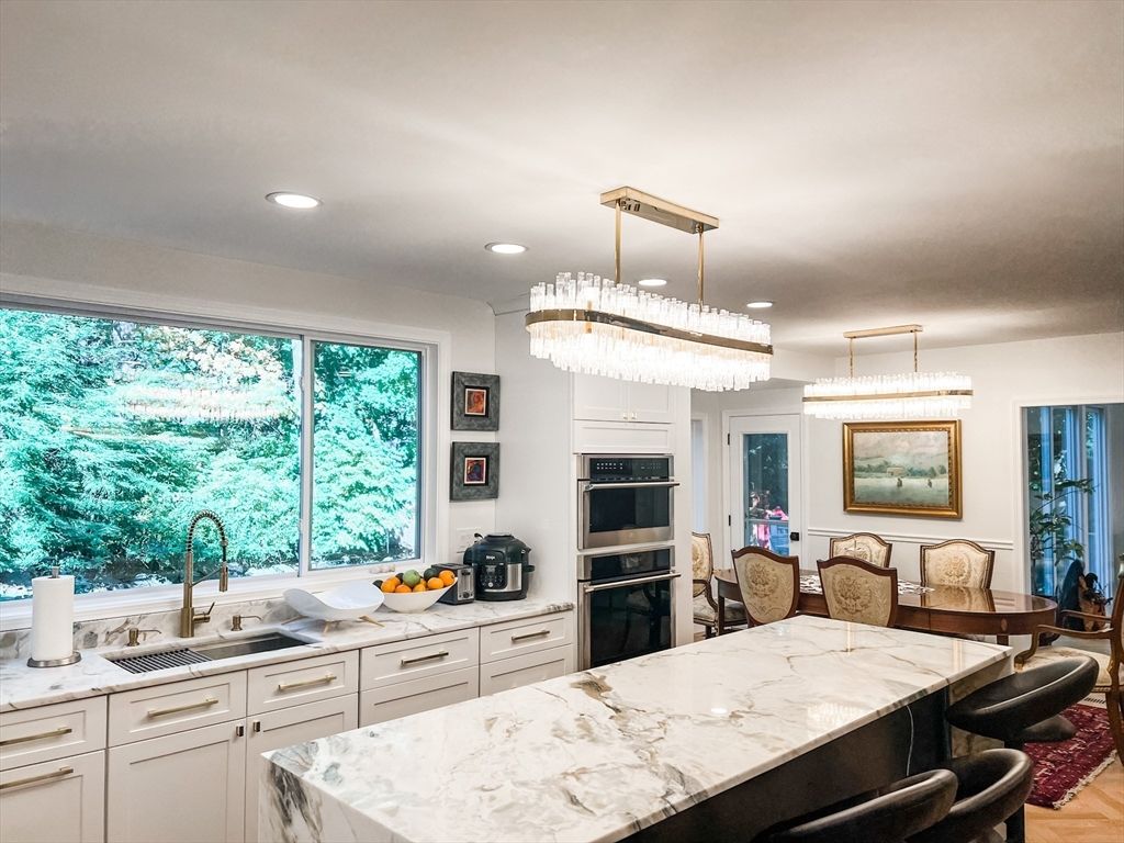 Chandelier, Dining room, Interior, Kitchen, Recessed Lighting, Wood Texture Flooring