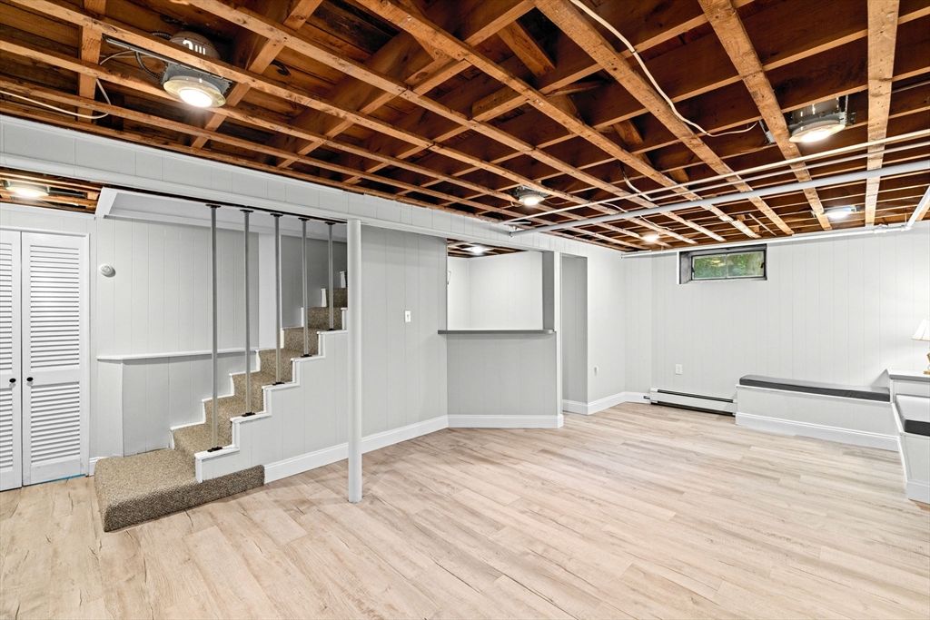 Empty room, Interior, Wooden Beams, Wood Texture Flooring