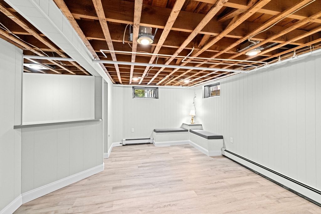 Empty room, Interior, Wooden Beams, Wood Texture Flooring