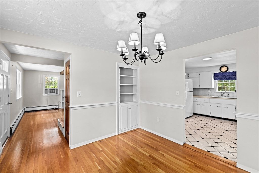 Chandelier, Empty room, Interior, Kitchen, Wood Texture Flooring