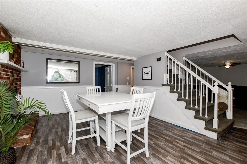 Dining room, Interior, Wood Texture Flooring