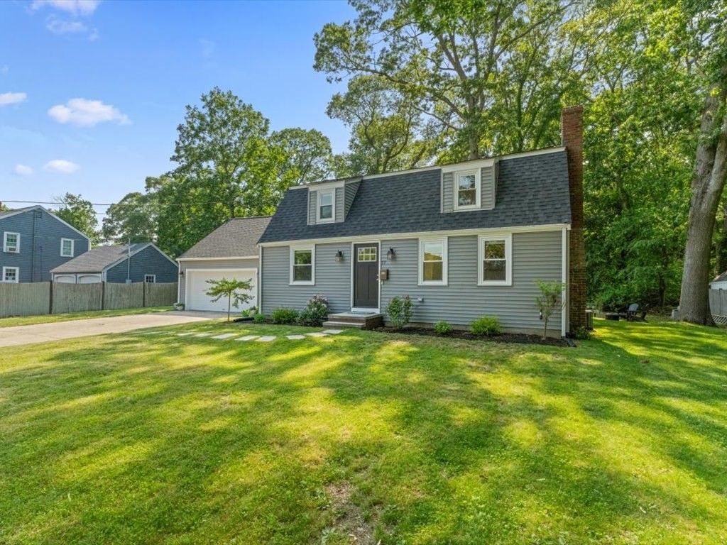 Backyard, Detached Garage, Exterior