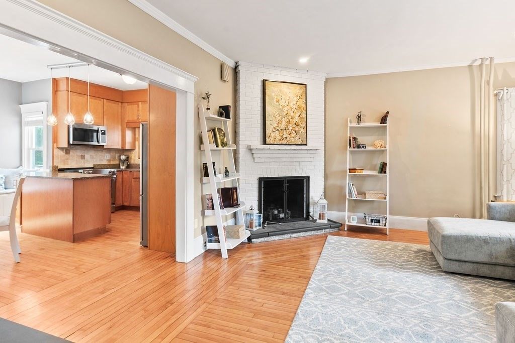 Fireplace, Interior, Kitchen, Pendant Lights, Recessed Lighting, Wood Texture Flooring