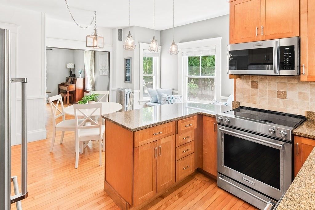 Dining room, Interior, Kitchen, Pendant Lights, Stainless Steel Appliances, Wood Texture Flooring