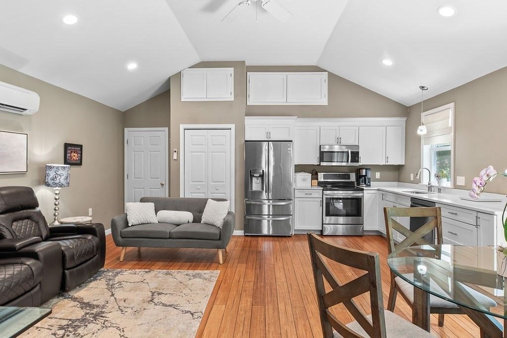 Interior, Kitchen, Living room, Pendant Lights, Recessed Lighting, Stainless Steel Appliances, Wood Texture Flooring