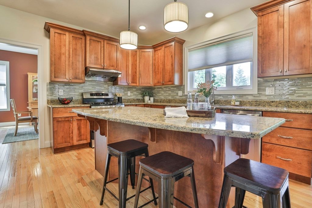 Dining room, Interior, Kitchen, Pendant Lights, Recessed Lighting, Wood Texture Flooring